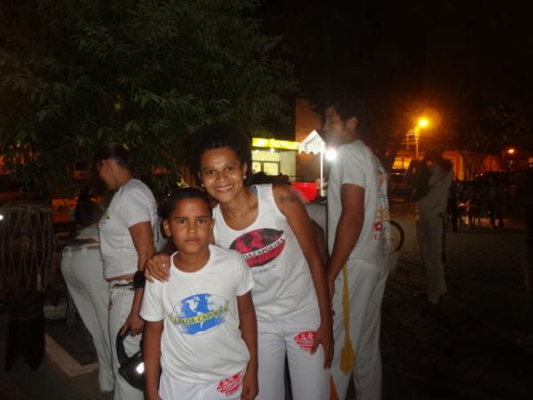 Grupo ?Abad&aacute; Capoeira? se apresentou neste domingo no centro de Floriano(Imagem:FlorianoNews)
