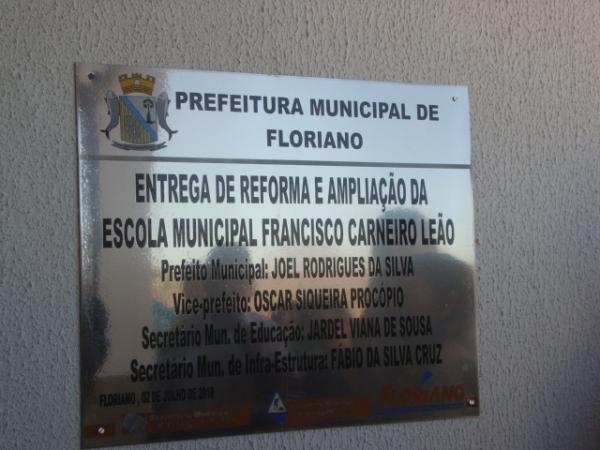Placa Inaugural(Imagem:Amarelinho)
