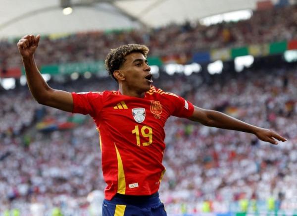 Lamine Yamal, em 2024, comemora gol da sele&ccedil;&atilde;o espanhola nas quartas de final do campeonato europeu sobre a Aleanha.(Imagem:Reuters/Heiko Becker)