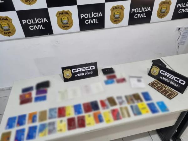 Dupla é presa suspeita de aplicar golpe furtando cartões de clientes em máquinas de autoatendimento