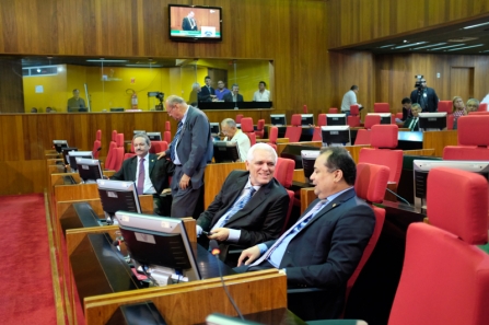 Deputados reivindicam melhorias em estradas piauienses