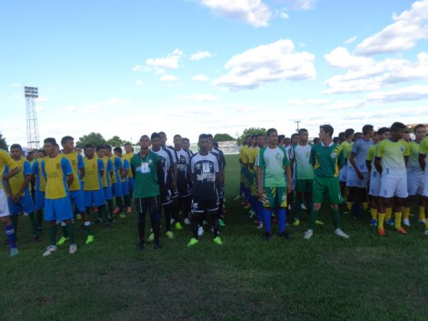 Realizada abertura da 21ª edição da Copa Nordeste de Futebol de Base em Floriano