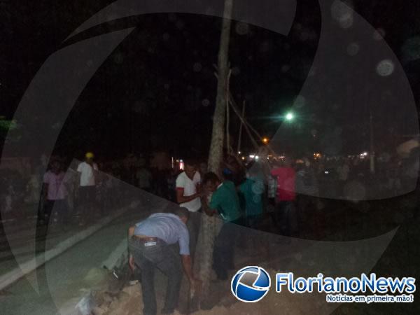 Festejos de Nossa Senhora de Nazaré inicia com o tradicional levantamento do mastro.(Imagem:FlorianoNews)