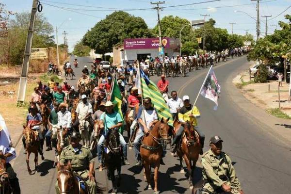 Cavalgada do Vaqueiro abre programação da 48ª Feira Agropecuária de Floriano
