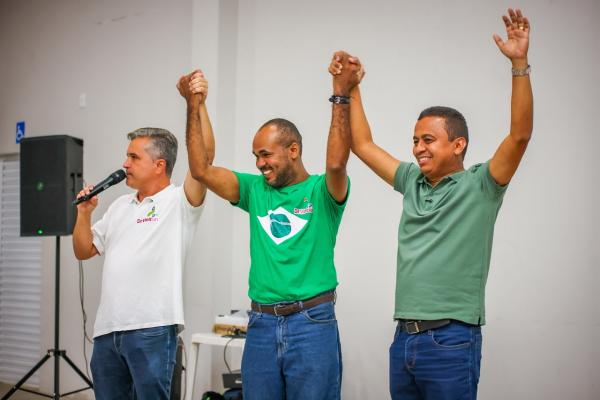 Jo&atilde;o Neto e Dr. Vin&iacute;cius Nascimento fortalecem grupo pol&iacute;tico com importantes lideran&ccedil;as de Floriano(Imagem:Ascom)