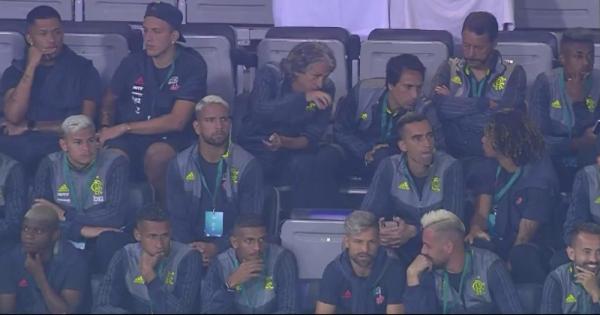 Elenco do Flamengo vai a estádio em Doha assistir aos possíveis rivais da semifinal do Mundial