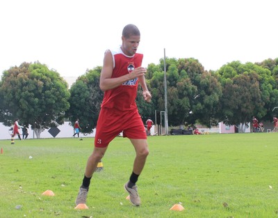 Com anúncio de zagueiro, Cléber Carioca deixa River-PI