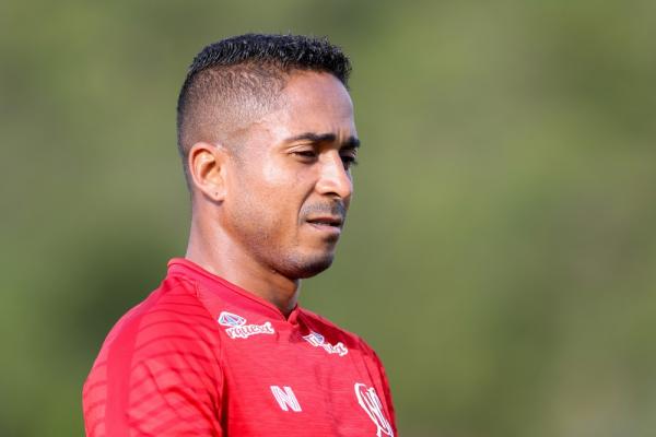 Vasco tenta novo acordo com Jorge Henrique para derrubar proibição de registrar atletas