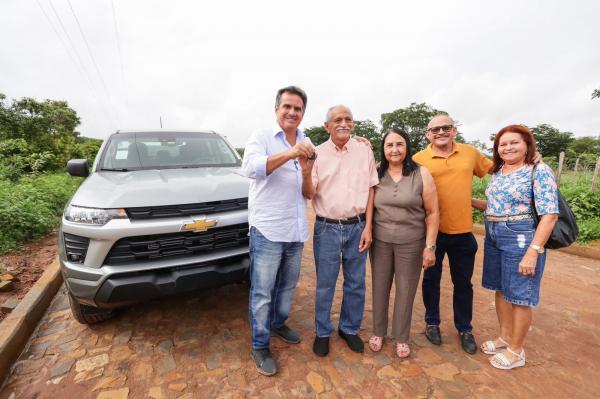 Ciro Nogueira visita Olho D?Água do Piauí, entrega veículo para a saúde e assegura R$ 1,5 em recursos(Imagem:Ascom)
