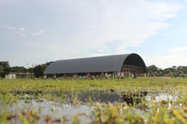 "Sem teto", Fla-PI peregrina atrás de campo e sofre com chuvas no Piauí