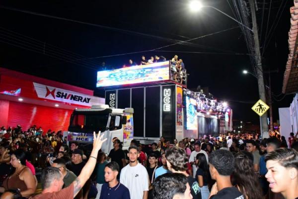 Arrast&atilde;o com Durval Lelys marca Estreia da Folia de Carnaval em Floriano (Imagem:Secom)