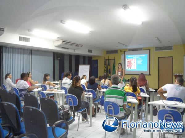 Microempreendedores participam de palestra sobre Planejamento Estrat&eacute;gico.(Imagem:FlorianoNews)