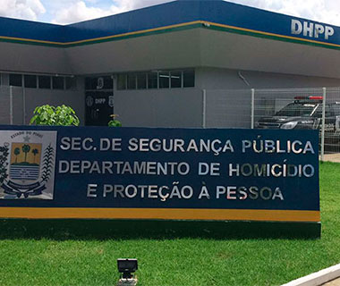 Corpo é achado enterrado com cabeça para fora em Teresina