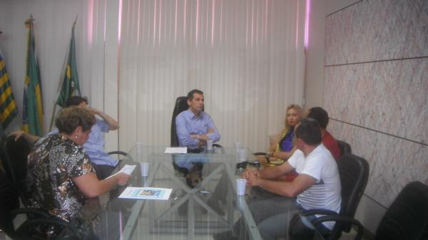 Prefeito Gilberto J&uacute;nior recebeu a visita da Miss Floriano.(Imagem:FlorianoNews)