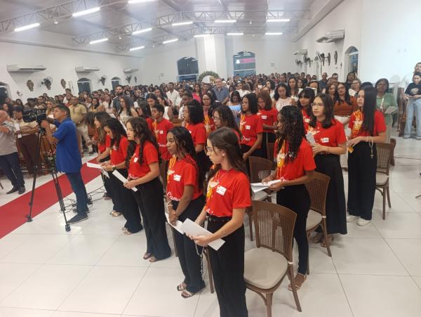  Par&oacute;quia Santa Cruz celebra Solenidade de Pentecostes com Sacramento da Crisma em Floriano(Imagem:FlorianoNews)