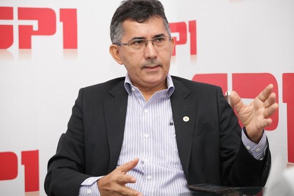 Aluísio Martins rebate críticas de Marden Menezes