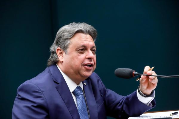 "Foco nas questões que realmente importam para o Brasil", diz Júlio Arcoverde
