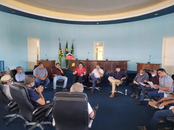 SICOMFLOR, Associação Comercial e gestão do Floriano Shopping participam de reunião com vereadores