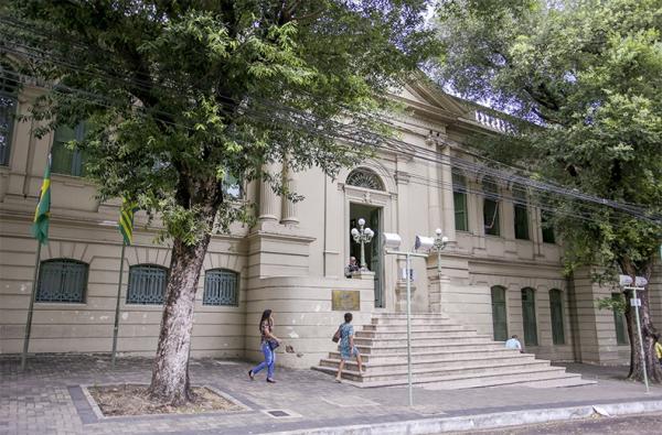 Justiça volta a suspender concurso para professor da Semec