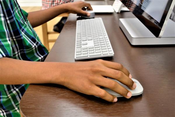 66% dos brasileiros de 9 a 17 anos não acessam a internet em casa