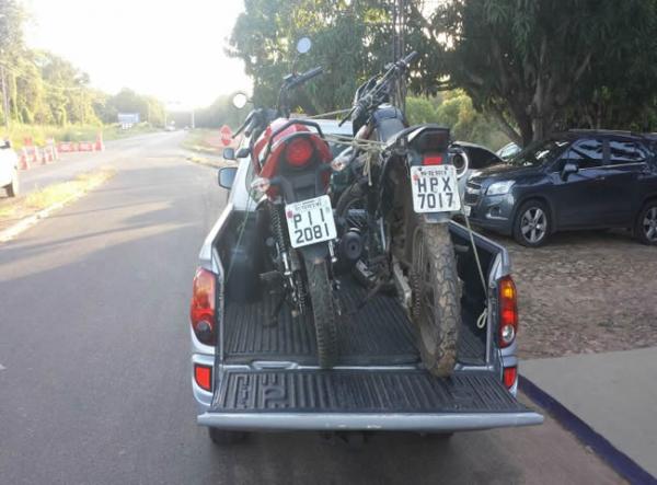 PRF prende assaltante e recupera duas motos roubadas numa s&oacute; a&ccedil;&atilde;o.(Imagem:NUCOM/PRF/PI)
