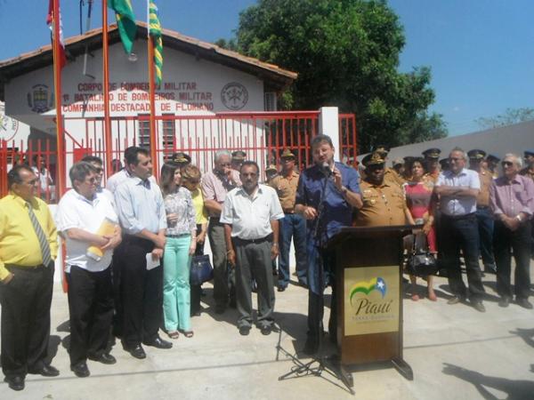 Secret&aacute;rio Avelino Neiva prestigiou inaugura&ccedil;&atilde;o da nova sede do Corpo de Bombeiros em Floriano.(Imagem:FlorianoNews)