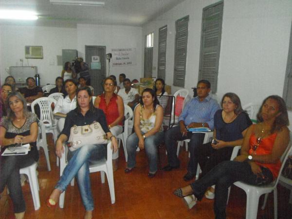 Professores do Programa ProJovem Urbano recebem capacita&ccedil;&atilde;o.(Imagem:FlorianoNews)