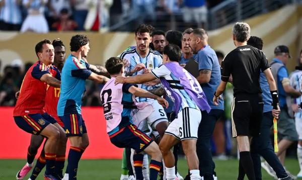 Fifa pune Argentina por faixa sobre Malvinas na Copa
