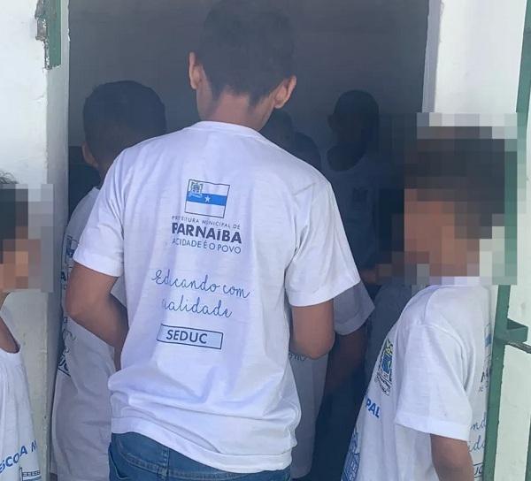 Fiscalização do TCE-PI encontra escola com um banheiro para todos os alunos sem porta, em Parnaíba