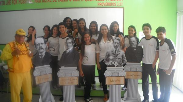 Alunos do Col&eacute;gio Impacto apresentaram semin&aacute;rio sobre Cientistas Qu&iacute;micos.(Imagem:FlorianoNews)