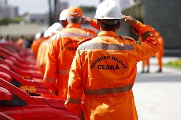Ceará lança edital com 450 vagas para Corpo de Bombeiros; salário de R$ 5.893,30