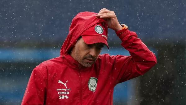 Palmeiras faz análises para avaliar desgaste e prepara mudanças contra São Paulo
