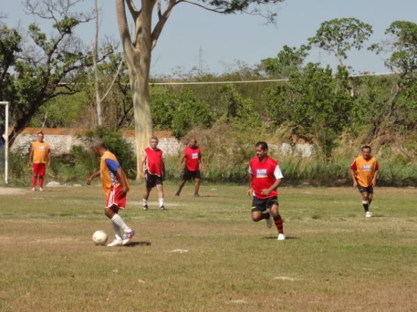 Torneio de futebol marcou o Dia do Comerciário em Floriano