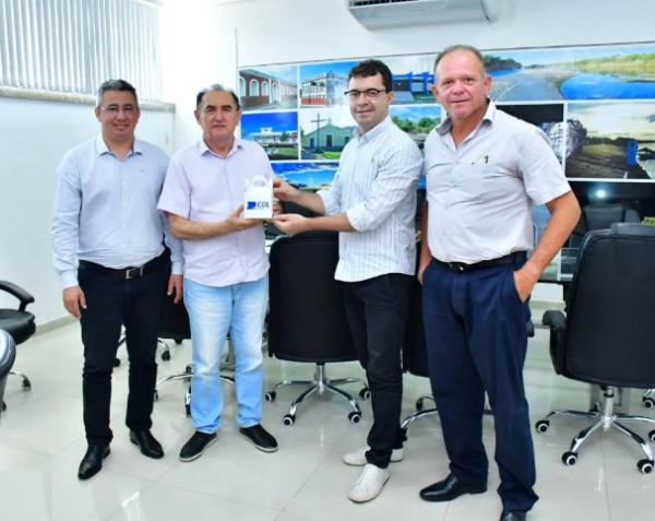 Representantes da CDL e prefeito de Floriano discutem parcerias para fortalecer o comércio local