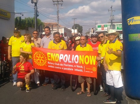 Passeio ciclístico em Floriano pede erradicação da paralisia infantil