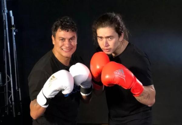 Whindersson x Popó: contrato é assinado, e humorista inicia dieta para perder 6kg até combate