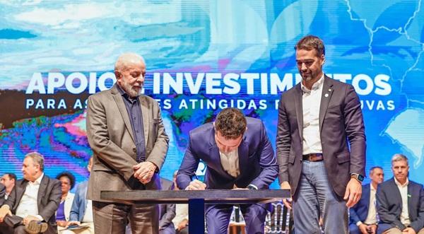 Eduardo Leite é vaiado em evento com Lula: "Não façamos deste um momento de diferenças partidárias"