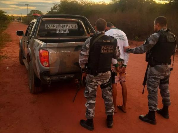 Suspeito de matar homem em praça de Picos é preso após cerco em zona de mata