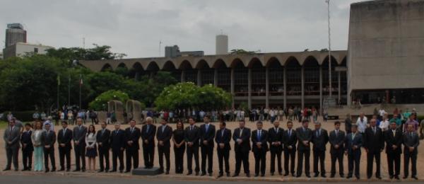 Deputado Estadual Gustavo Neiva e o presidente da ALEPI Themist&oacute;cles Filho abrem a 18&ordf; Legislatura.(Imagem:Assessoria de Imprensa)