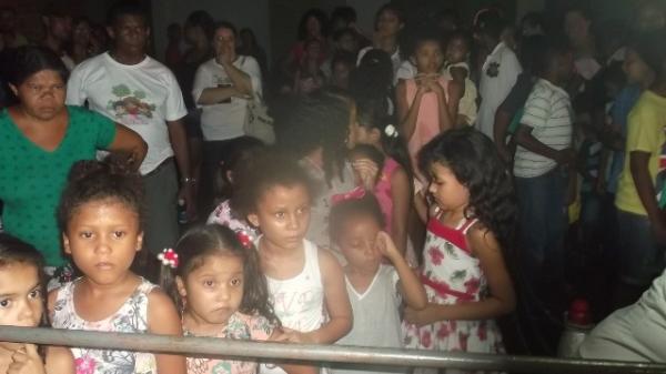 Associa&ccedil;&atilde;o de Moradores da Caixa D&aacute;gua promove festa em homenagem &agrave;s crian&ccedil;as.(Imagem:FlorianoNews)