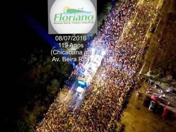 Arrast&atilde;o atrai milhares de pessoas &agrave; Avenida Beira Rio no anivers&aacute;rio da cidade.(Imagem:Secom)
