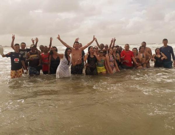 Colaboradores do Armaz&eacute;m Para&iacute;ba de Floriano ganham final de semana de lazer no litoral.(Imagem:Divulga&ccedil;&atilde;o)