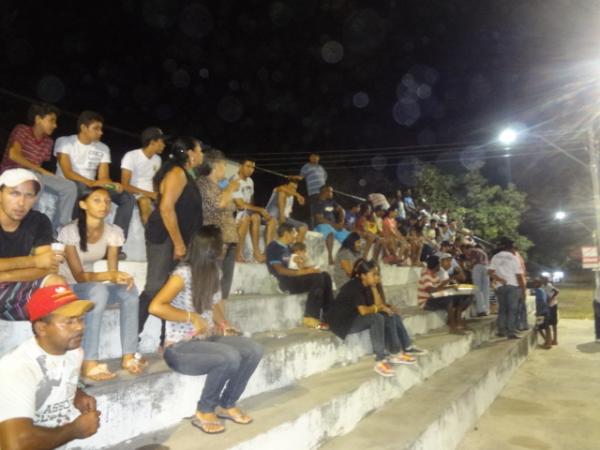 Devassa participa da IV Vaquejada no Parque Arud&aacute; Bucar.(Imagem:FlorianoNews)