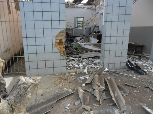 Grupo armado explode prédio e rouba agência bancária no Piauí