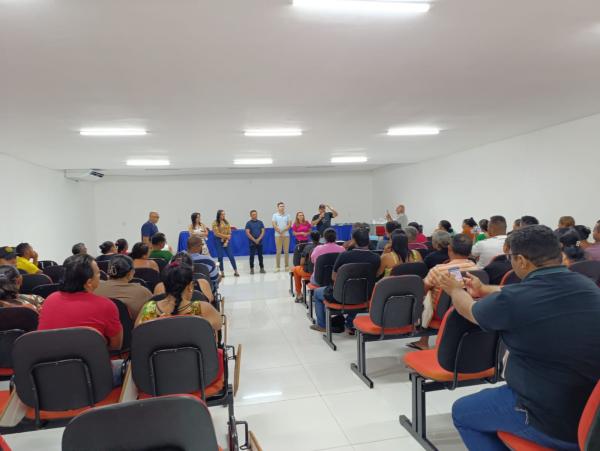 Reuni&atilde;o alinha detalhes com ambulantes para o Z&eacute; Pereira de Bar&atilde;o de Graja&uacute;, garantindo organiza&ccedil;&atilde;o e seguran&ccedil;a.(Imagem:FlorianoNews)
