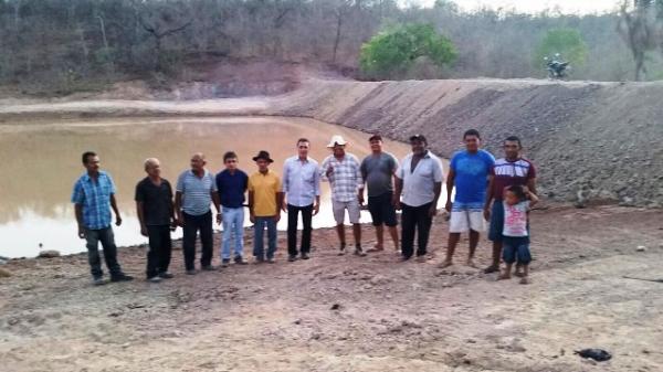 Prefeito Gilberto Júnior revitaliza os açudes da zona rural