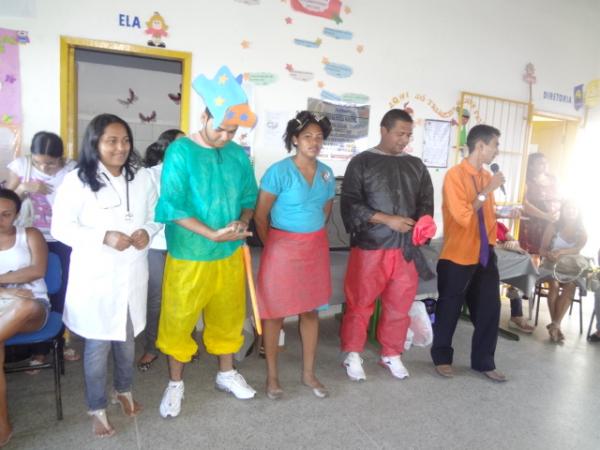 Acad&ecirc;micos da UESPI realizaram Projeto Teatro em A&ccedil;&atilde;o em Floriano.(Imagem:FlorianoNews)