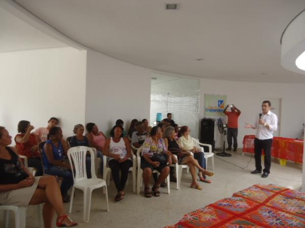 Caf&eacute; da manh&atilde; celebra Dia do Artes&atilde;o em Floriano.(Imagem:FlorianoNews)
