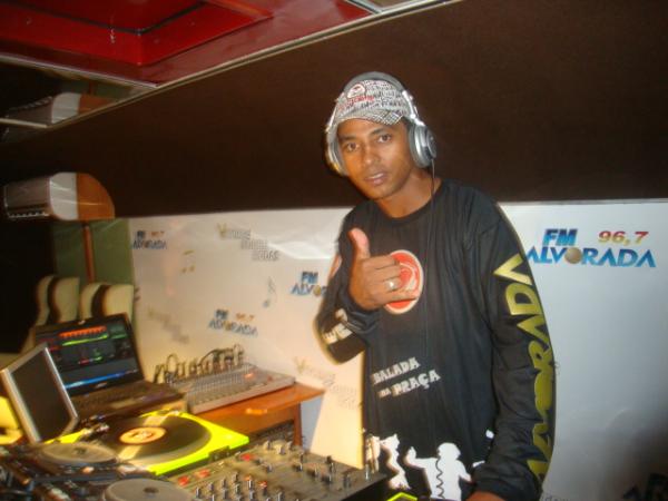 DJ Ronaldo - Balada na Pra&ccedil;a(Imagem:reda&ccedil;&atilde;o)