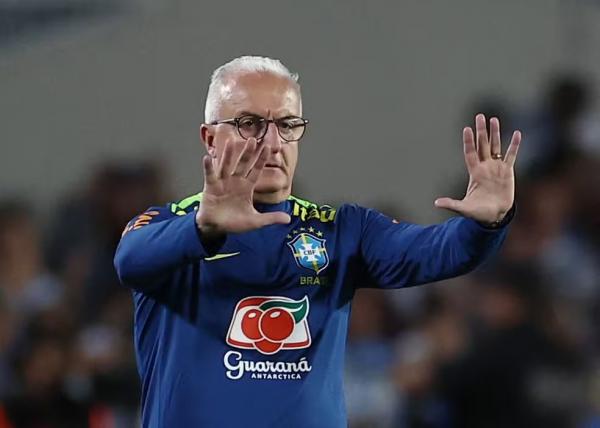 Dorival J&uacute;nior vive momento de press&atilde;o na CBF ap&oacute;s a derrota para a Argentina.(Imagem:REUTERS/Agustin Marcarian)